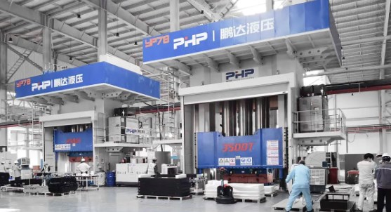 Kompozitné lisy: Hlavná technológia moderného lisovania kompozitných materiálov