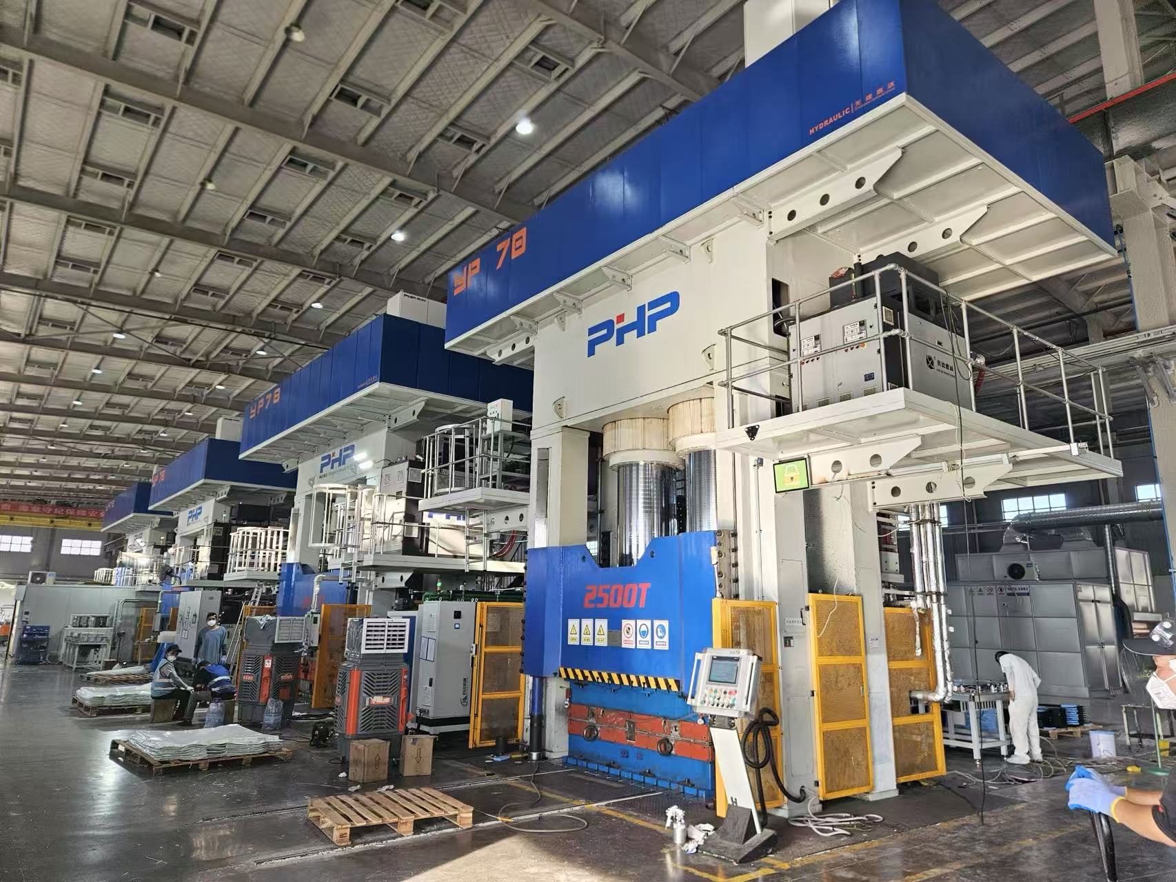 HP-RTM Servo Molding Press: Pokrok v presnosti, účinnosti a automatizácii v modernej výrobe kompozitov